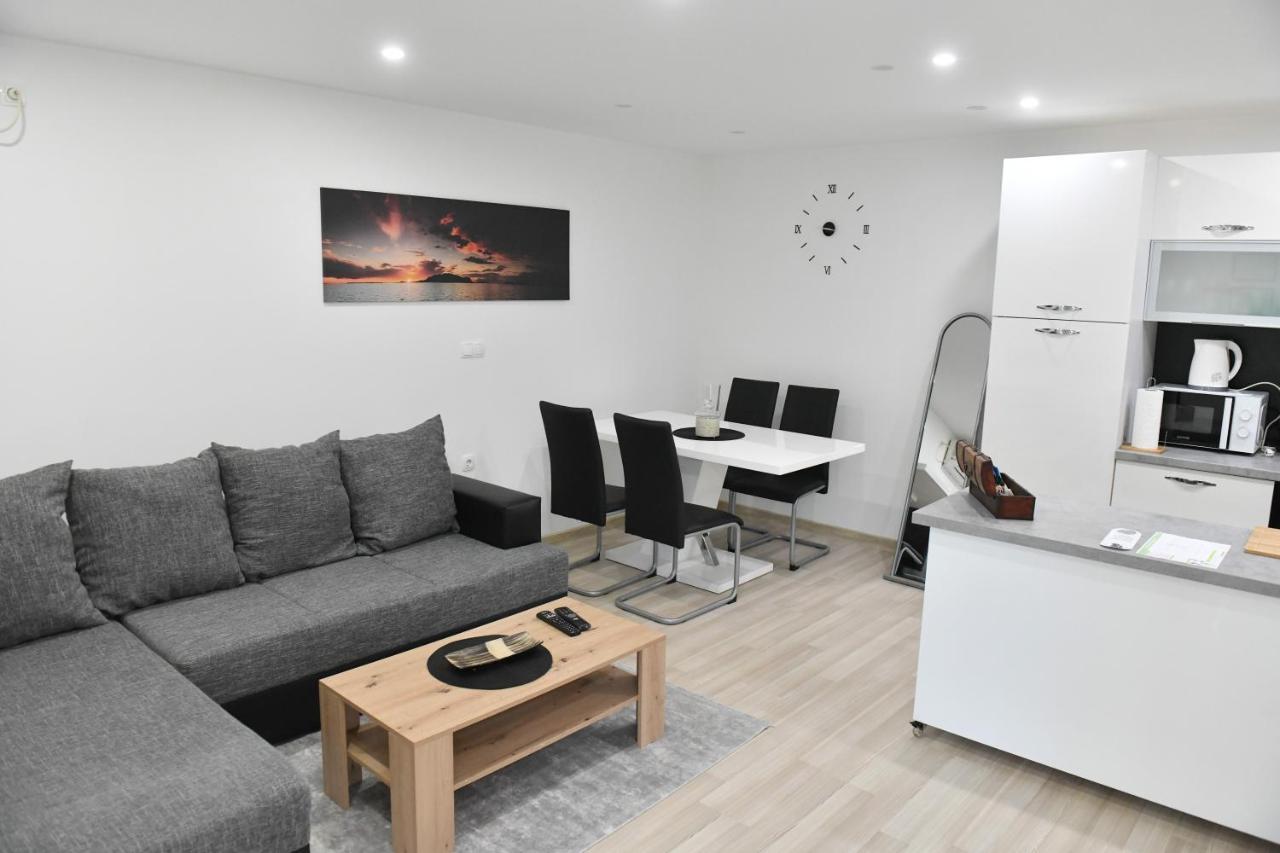 Apartman Lucia Ðakovo エクステリア 写真