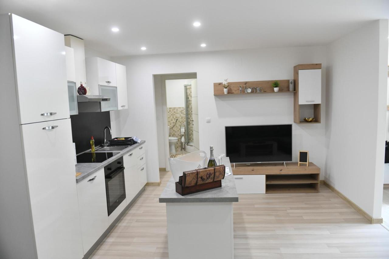 Apartman Lucia Ðakovo エクステリア 写真